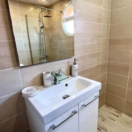 4 Bedroom House Near Marbella Beach