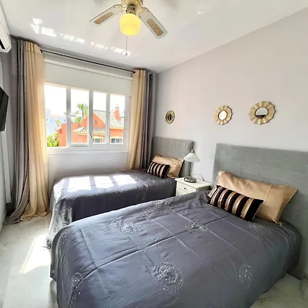 Nyaraló 4 Bedroom House Near Marbella Beach Estepona