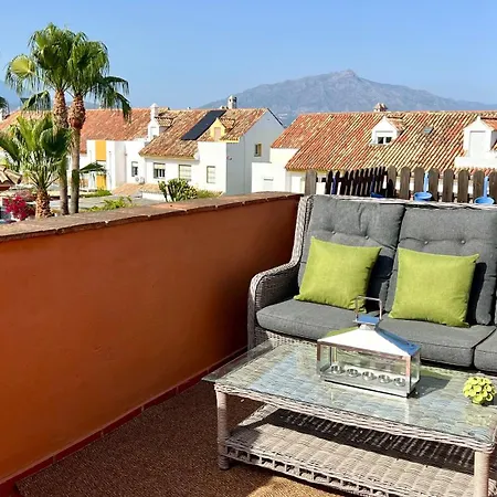 Nyaraló 4 Bedroom House Near Marbella Beach *
