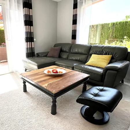4 Bedroom House Near Marbella Beach 度假居 埃斯特波纳