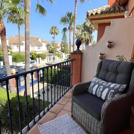 Nyaraló 4 Bedroom House Near Marbella Beach