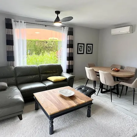 4 Bedroom House Near Marbella Beach *